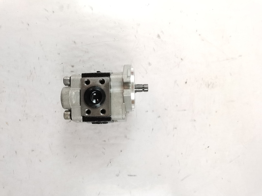 CBHZA-28.2-AF10 Pompe di trasmissione Komatsu GD605A GD655A WA100 WA100SS WA100SSS WA120 WA120L WR11 WR11SS