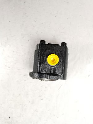 AP2D18LV Pompa di ingranaggi / Dump Truck Bulldozer Pompa Flusso massimo 1060lpm 11KW Pompa di olio nero