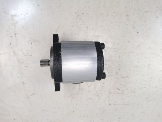 Personalizza pompa idraulica 1511 379 032 con 13 denti 32cc 36cc 46cc Flusso di velocità Pompa per ingranaggi di olio di ferro fuso per le costruzioni attrezzature pesanti