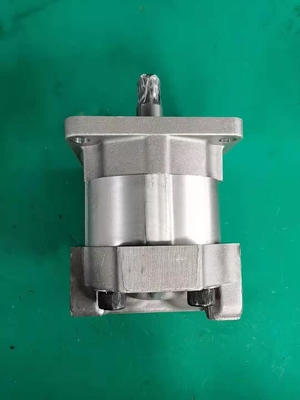 705-22-28310 la pompa a ingranaggi di KOMATSU trasporta il peso su autocarro di HD465 HD605: 4,592 chilogrammi